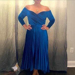 Velvet teal pleated midi dress